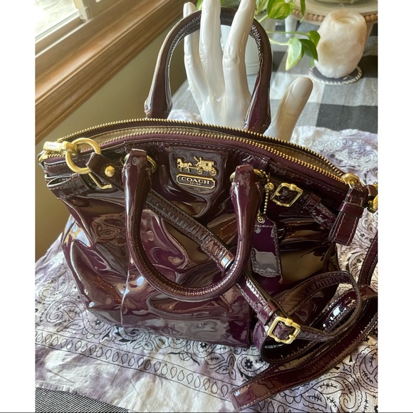 COACH Madison Patent Leather Sophia in Plum EUC - Picture 4 of 8
